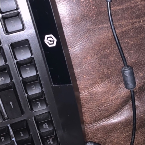 CyberPowerPC keyboard - Picture 6 of 6